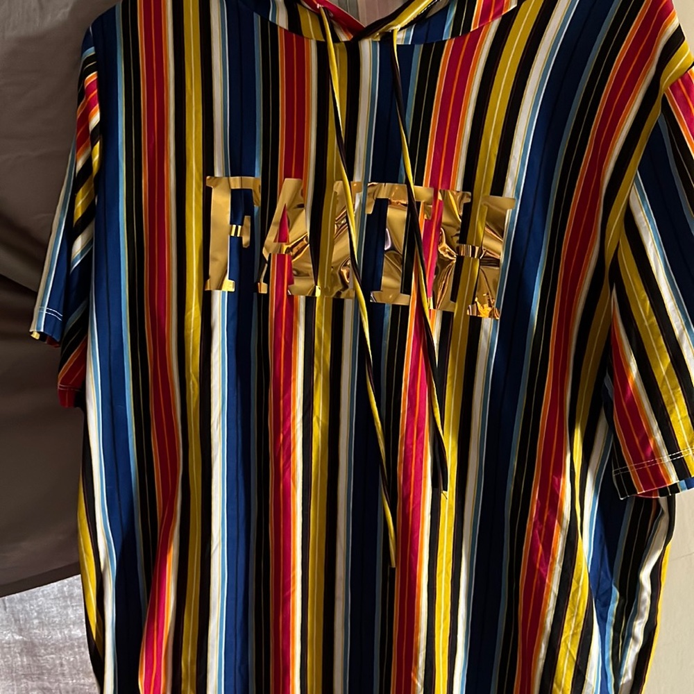 Rainbow shirt 3x but fit like XL